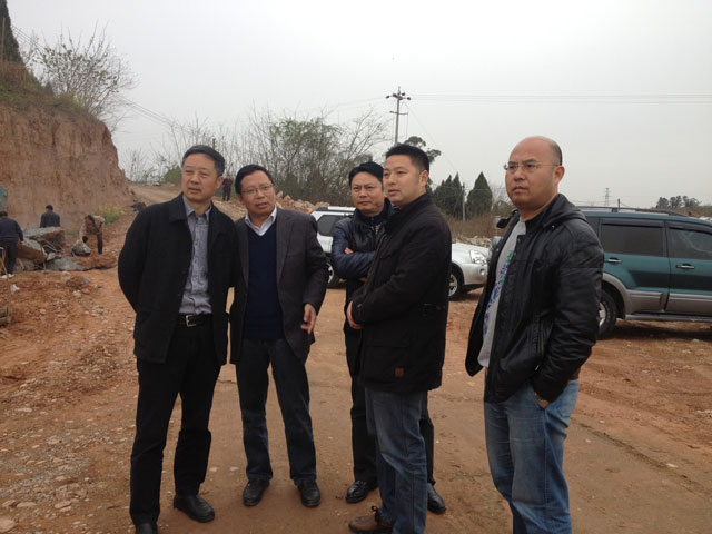 趙市長(zhǎng)視察繞城高速.jpg 146fbe3df4d4bb61a970dce035a3efb8.jpg